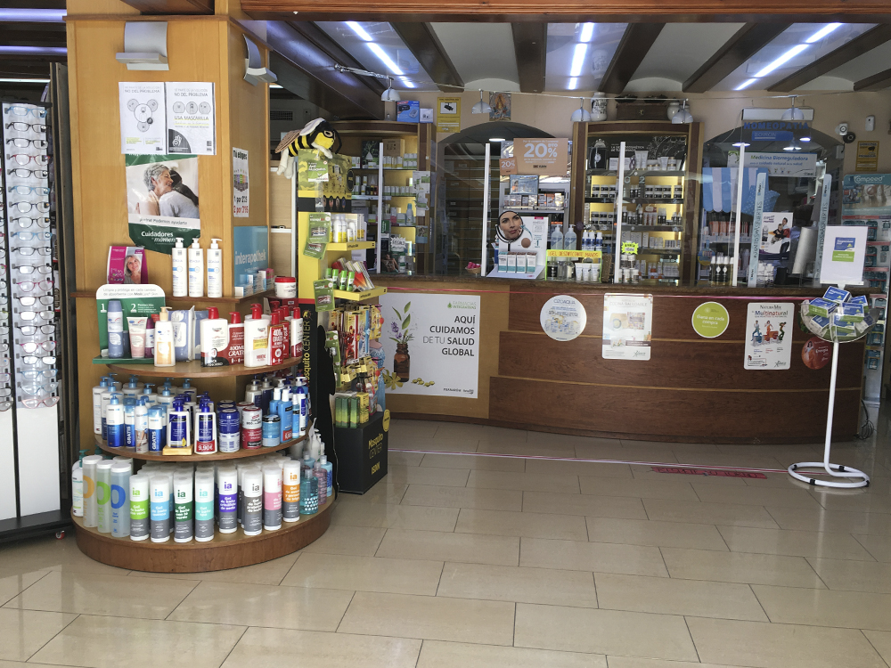 IMAGEN INTERIOR FARMACIA IMAGEN INTERIOR FARMACIA